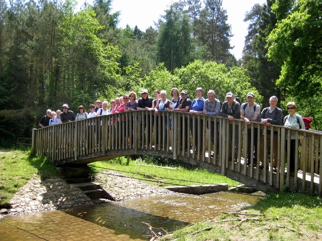 Crossing the stream at the end of Mallards Pike Lake